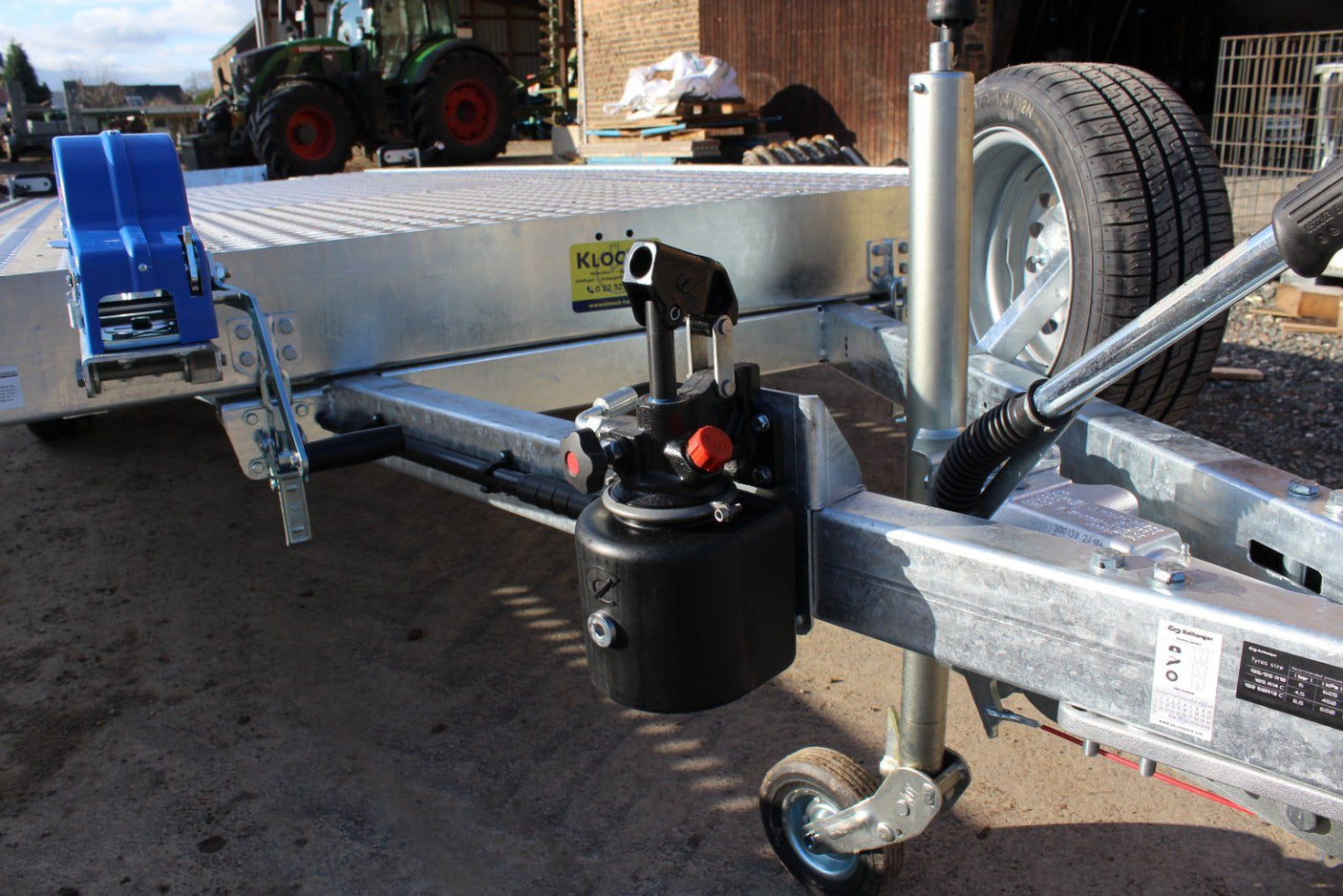 Balhanger Optilift 3555 Autotransporter 550x216 cm — 2 Achsen, gebremst, hydraulisch kippbar