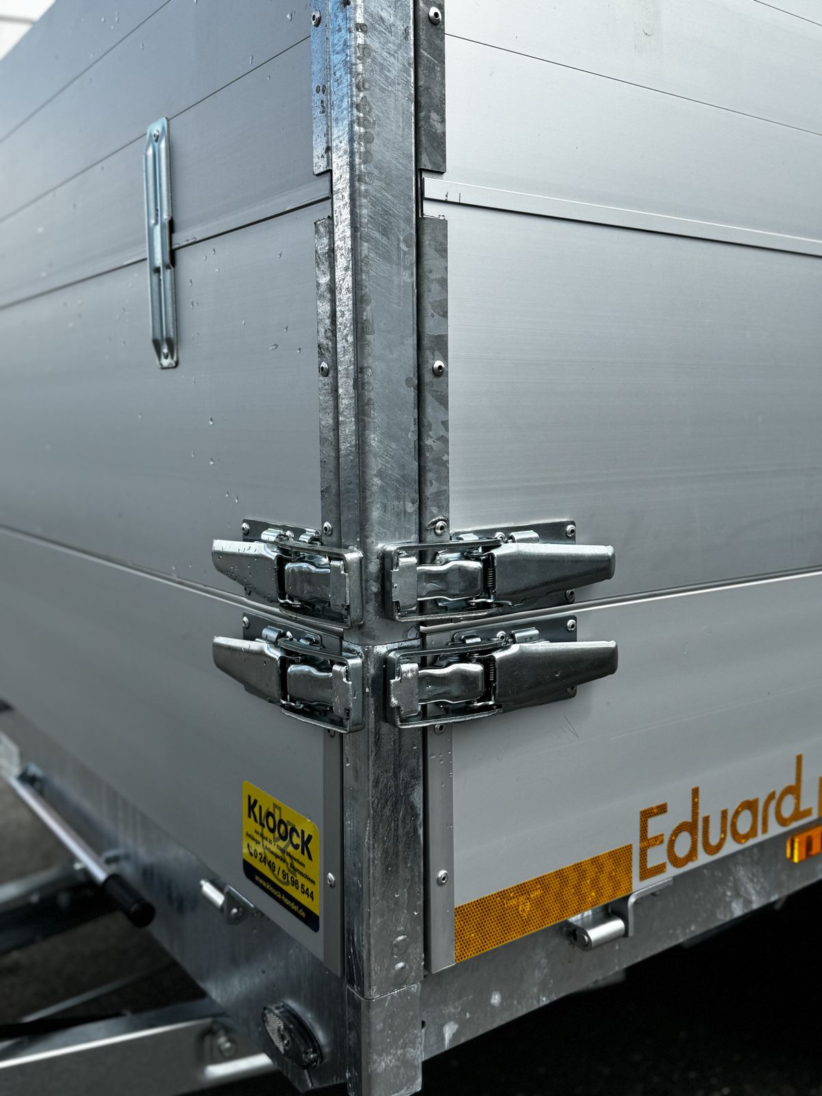 Eduard Heckkipper 256x150 cm — 1 Achse, gebremst, 1500 kg · inkl. Alu-Aufsatz 70 cm
