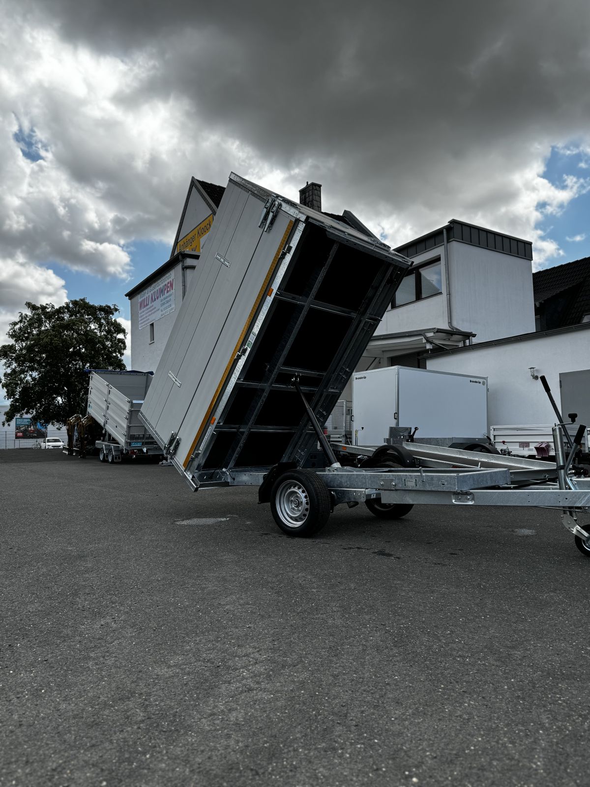 Eduard Heckkipper 256x150 cm — 1 Achse, gebremst, 1500 kg · inkl. Alu-Aufsatz 70 cm