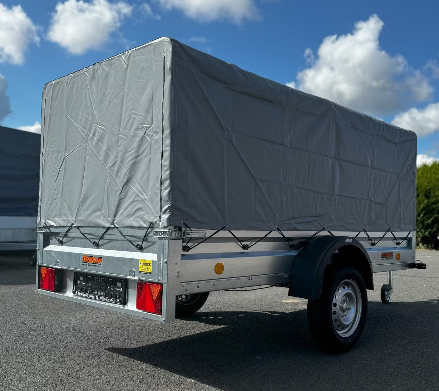 Neptun Pratik N7-236 (GN128) 236x129 cm — 1 Achse, ungebremst, kippbar · inkl. Plane & Spriegel
