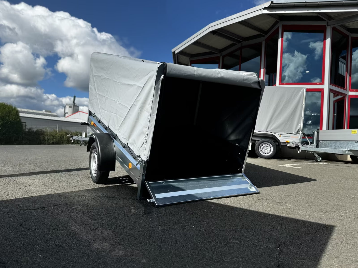 Neptun Pratik N7-236 (GN128) 236x129 cm — 1 Achse, ungebremst, kippbar · inkl. Plane & Spriegel