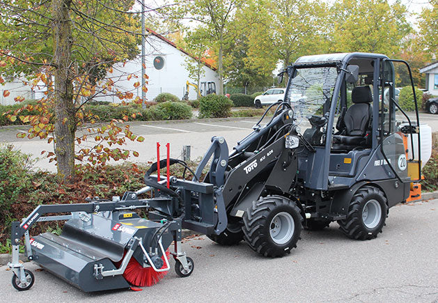 TOYO 826 Kompaktlader