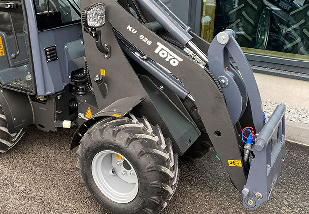 TOYO 826 Kompaktlader