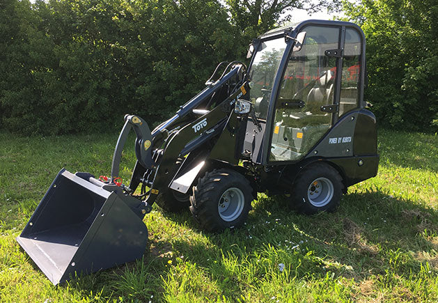TOYO 826 Kompaktlader