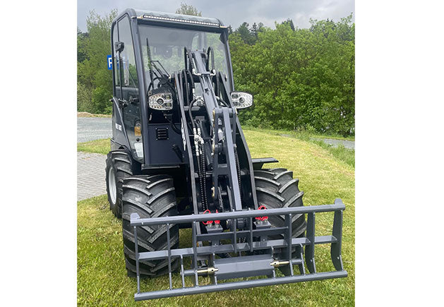 TOYO 836 Kompaktlader
