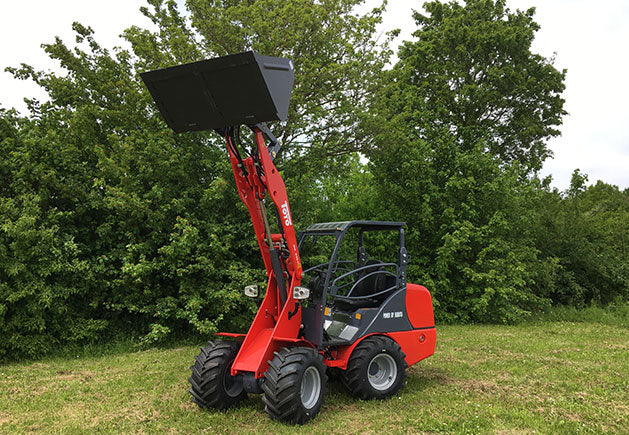TOYO 836 Kompaktlader