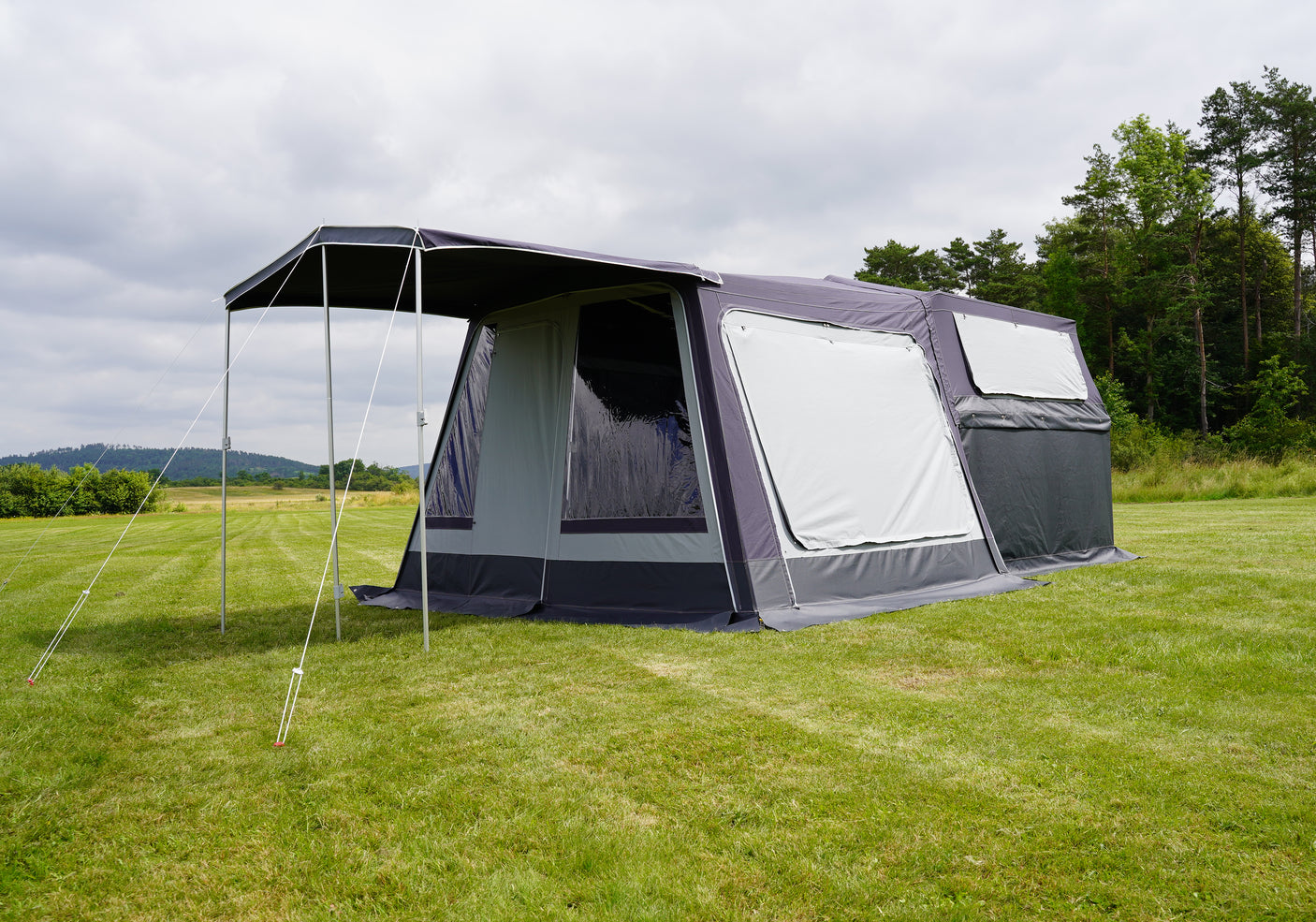 TPV Kofferanhänger KT-EB3 Offroad-Camper 2.0 pulverbeschichtet 244x124 cm — 1 Achse, gebremst