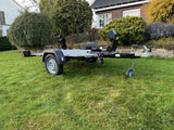Balhanger Moto-1 Motorradanhänger 750 kg — 1 Achse, ungebremst, hydraulisch absenkbar