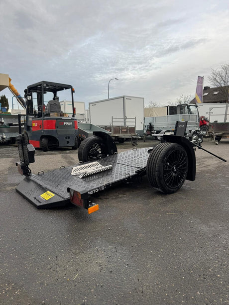 Balhanger Moto-1 Black Edition Motorradanhänger 750 kg — 1 Achse, ungebremst, hydraulisch absenkbar