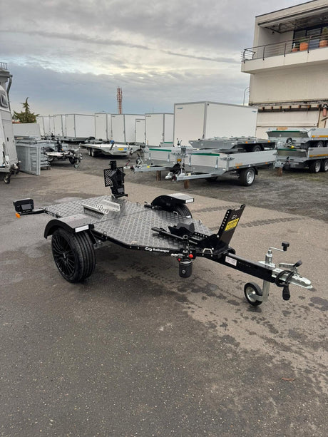 Balhanger Moto-1 Black Edition Motorradanhänger 750 kg — 1 Achse, ungebremst, hydraulisch absenkbar