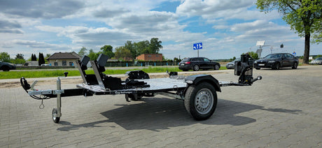Balhanger Moto-2 Motorradanhänger 750 kg — 1 Achse, ungebremst, hydraulisch absenkbar