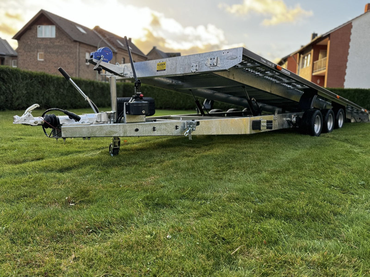 Balhanger TrimaX 3555 Autotransporter 550x216 cm — 3 Achsen, gebremst, hydraulisch kippbar
