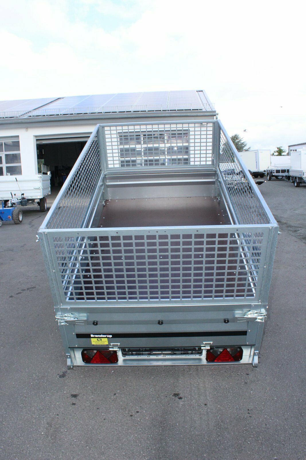 Brenderup 1205 SUB 750 Kippi 204x116 cm — 1 Achse, ungebremst, kippbar · inkl. Laubgitter