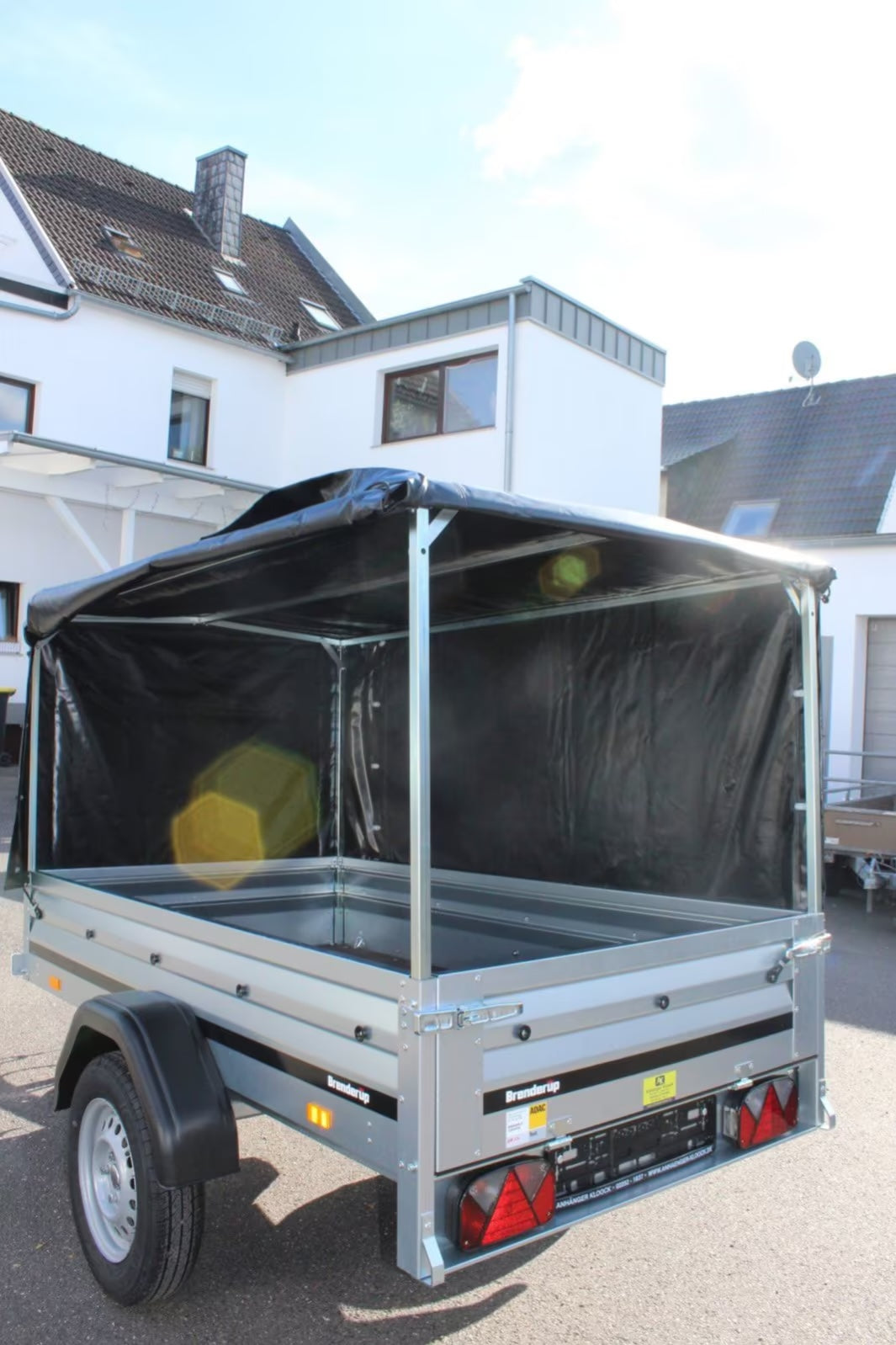 Brenderup 1205 SUB 750 Kippi 203x116 cm — 1 Achse, ungebremst, kippbar · inkl. Plane & Spriegel