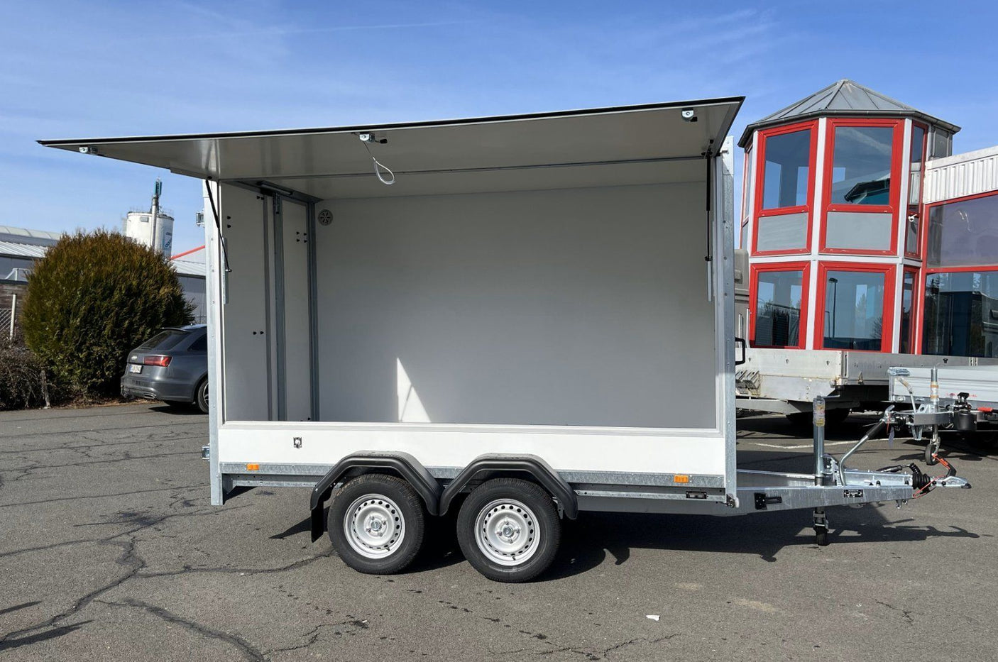 Brenderup CD300TBD2000 mit Verkaufsklappe 300x155 cm — 2 Achsen, gebremst