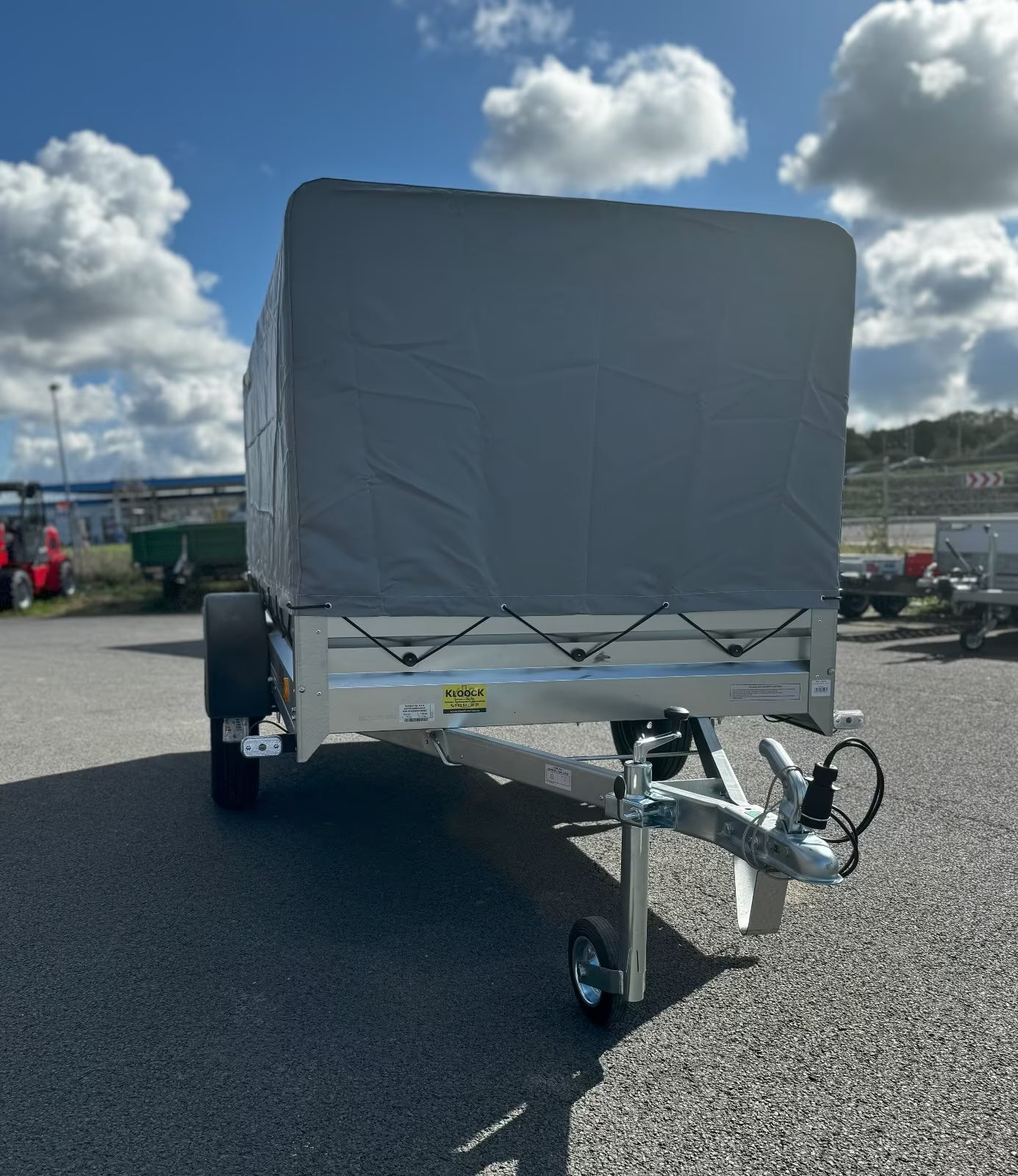 Neptun Pratik N7-236 (GN128) 236x129 cm — 1 Achse, ungebremst, kippbar · inkl. Plane & Spriegel