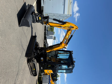 SANY SY18C Minibagger mit Rädlinger PowerTilt-Schnellwechsler und Tieflöffel