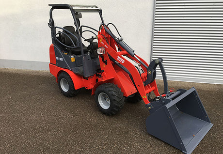 TOYO 826 Kompaktlader