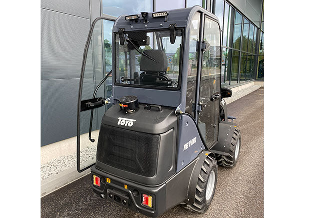 TOYO 826 Kompaktlader