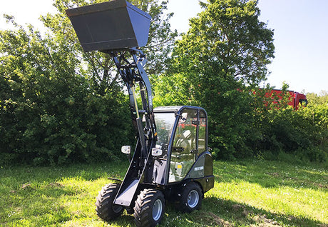 TOYO 826 Kompaktlader