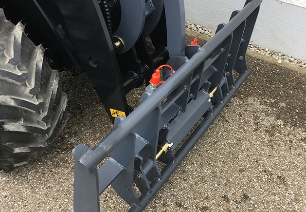 TOYO 826 Kompaktlader