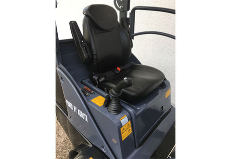TOYO 826 Kompaktlader