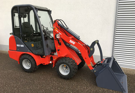 TOYO 826 Kompaktlader