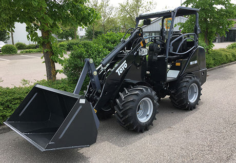 TOYO 836 Kompaktlader