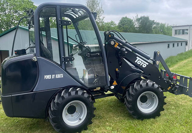 TOYO 836 Kompaktlader