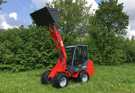 TOYO 836 Kompaktlader