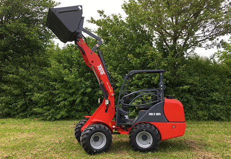 TOYO 836 Kompaktlader