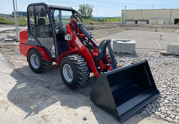 TOYO 839 Kompaktlader